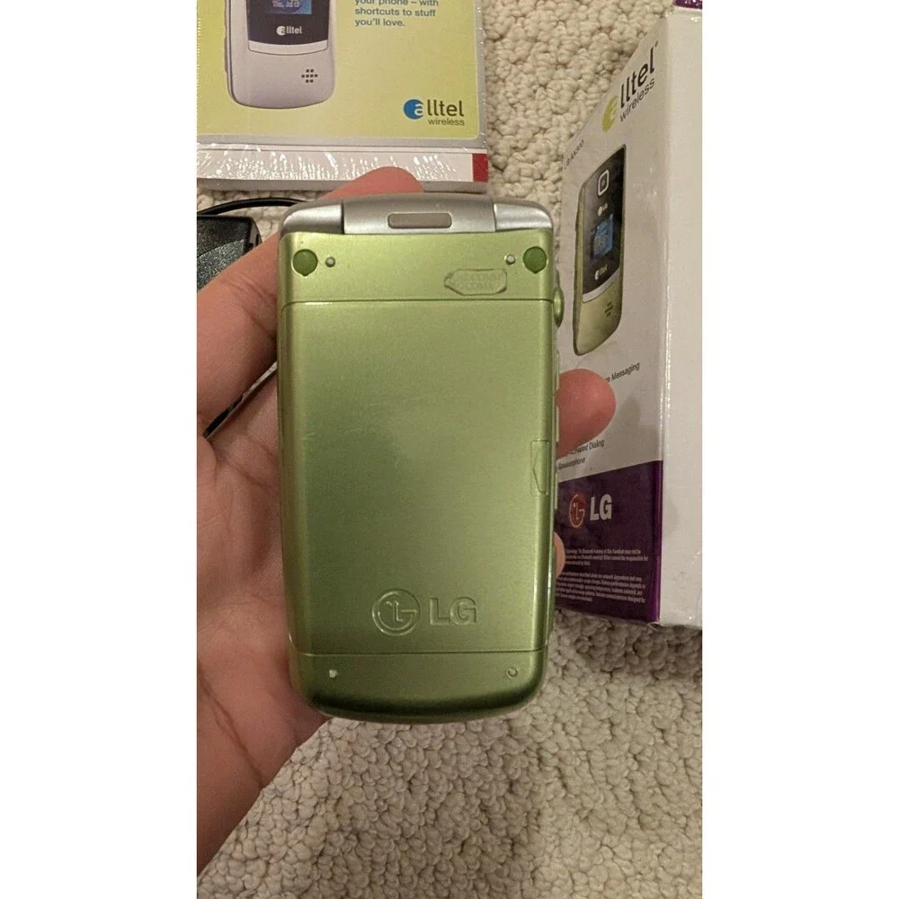 New in Box LG AX300 Green Very Rare - For Collectors  - Cell Phone